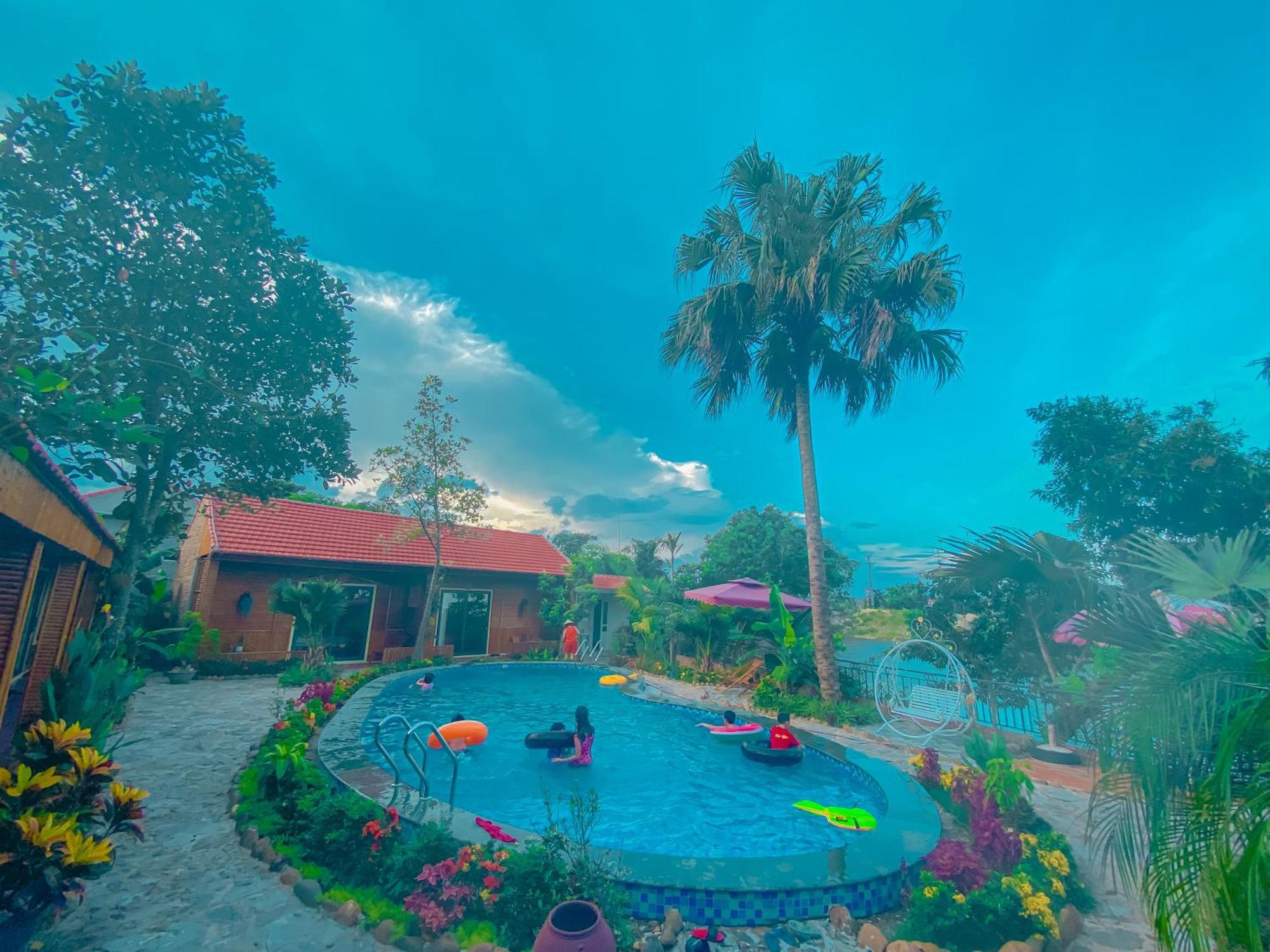 D&D Riverside Homestay Xuan Son ภายนอก รูปภาพ