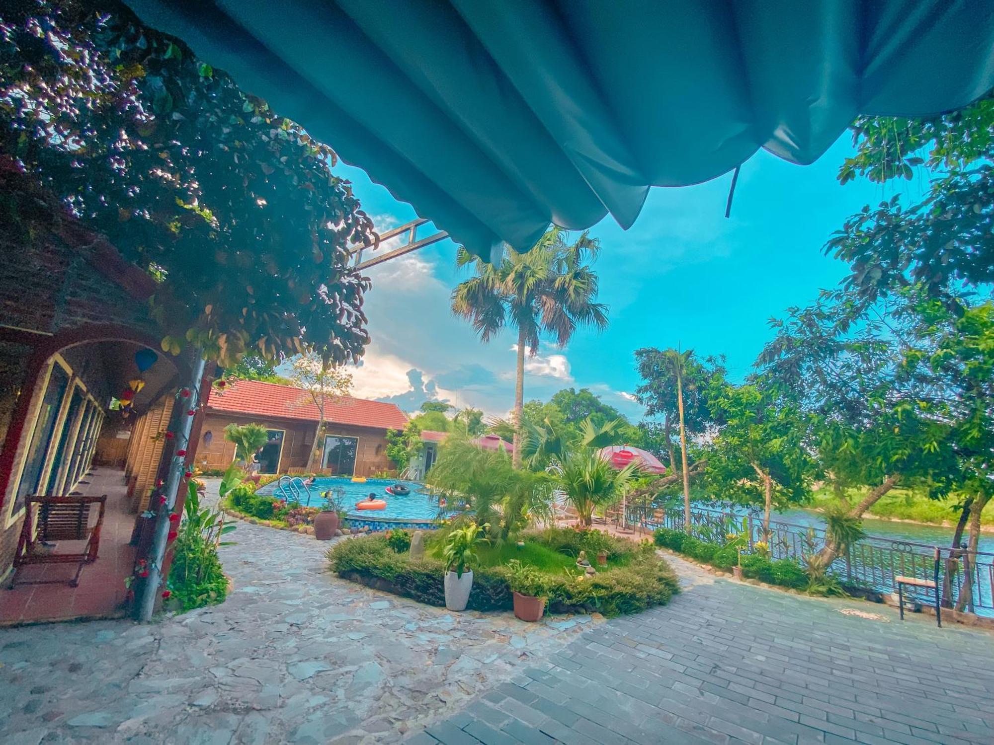 D&D Riverside Homestay Xuan Son ภายนอก รูปภาพ